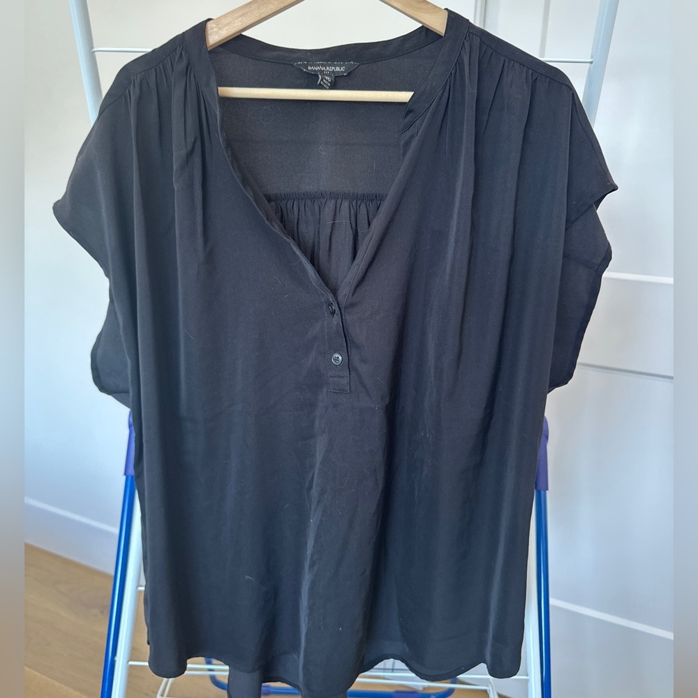 Banana Republic Black Short-Sleeve V-Neck Tunic